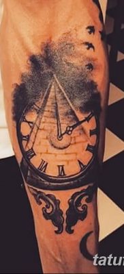 фото тату часы и пирамида от 08.05.2018 №013 — tattoo clock and pyramid — tatufoto.com