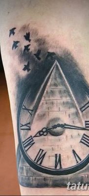 фото тату часы и пирамида от 08.05.2018 №021 — tattoo clock and pyramid — tatufoto.com