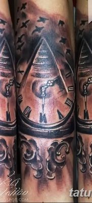 фото тату часы и пирамида от 08.05.2018 №023 — tattoo clock and pyramid — tatufoto.com