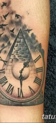 фото тату часы и пирамида от 08.05.2018 №031 — tattoo clock and pyramid — tatufoto.com