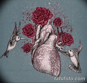 Эскиз татуировки, изображающий сердце, из которого растут розы. Рисунок выполнен в смешанной технике с использованием графики и акварели.