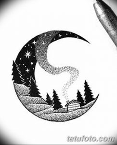Эскиз татуировки: полумесяц с домиком и лесом, выполненный точечной техникой. Идеально для любителей природы и спокойствия.