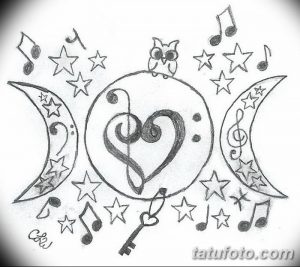 Эскиз татуировки в стиле doodle: сова, ноты, звезды, луны и ключ. Черно-белый рисунок татуировки для любителей музыки и мистических символов.