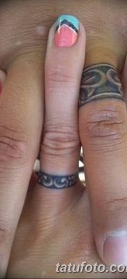 wedding ring tattoos for him New Couple Swirling Ring Tattoo Tat
