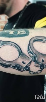 фото тату наручники от 25.06.2018 №036 — tattoo handcuffs — tatufoto.com