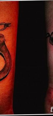 фото тату наручники от 25.06.2018 №065 — tattoo handcuffs — tatufoto.com