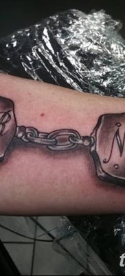фото тату наручники от 25.06.2018 №090 — tattoo handcuffs — tatufoto.com