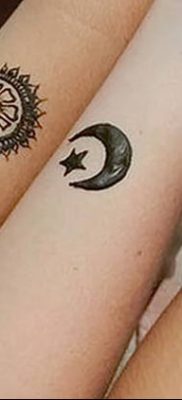 фото тату полумесяц со звездой от 26.06.2018 №097 — tattoo crescent with a — tatufoto.com