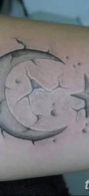 фото тату полумесяц со звездой от 26.06.2018 №098 — tattoo crescent with a — tatufoto.com
