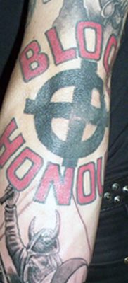 Фото тату Скинхедов от 31.07.2018 №012 — tattoo of skinheads — tatufoto.com