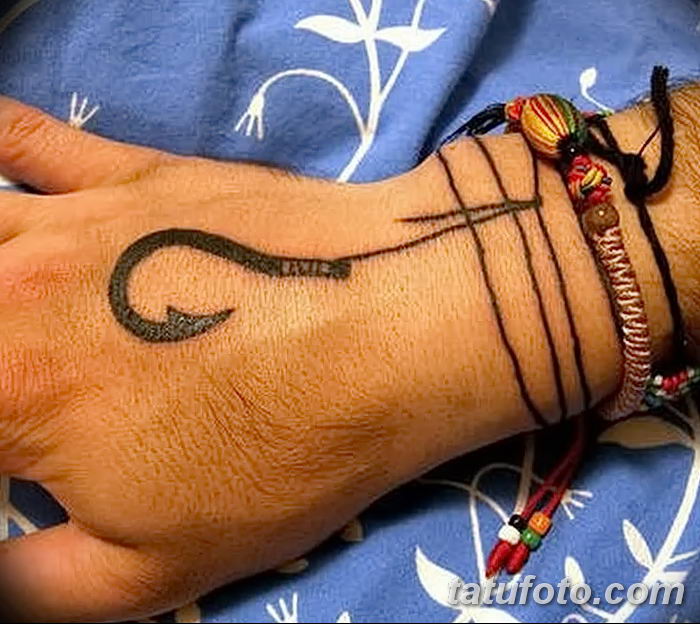 Фото Тату крючок 24.08.2018 №061 - Tattoo Hook - tatufoto.com