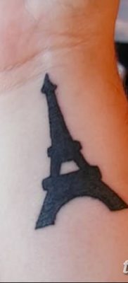 Фото тату Эйфелева башня 22.08.2018 №053 — tattoo The Eiffel Tower — tatufoto.com