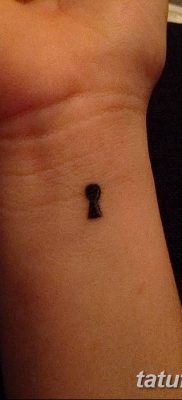 Фото тату замочная скважина 25.08.2018 №015 — keyhole tattoo — tatufoto.com