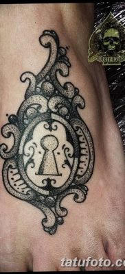 Фото тату замочная скважина 25.08.2018 №117 — keyhole tattoo — tatufoto.com