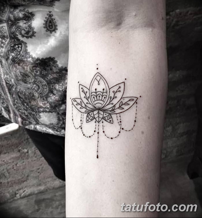 Фото тату лотос для девушки от 07.08.2018 №020 — lotus tattoo for girl — tatufoto.com