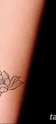 Фото тату лотос для девушки от 07.08.2018 №111 — lotus tattoo for girl — tatufoto.com