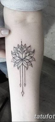 Фото тату лотос для девушки от 07.08.2018 №183 — lotus tattoo for girl — tatufoto.com