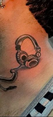 Фото тату наушники 28.08.2018 №020 — tattoo headphones — tatufoto.com