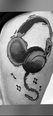 Фото тату наушники 28.08.2018 №056 — tattoo headphones — tatufoto.com