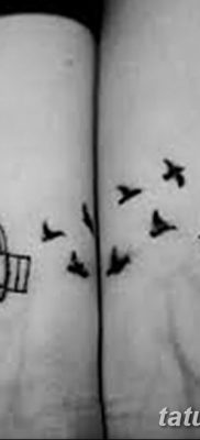 Фото тату птицы на запястье 17.08.2018 №164 — tattoo of a bird on the wrist — tatufoto.com