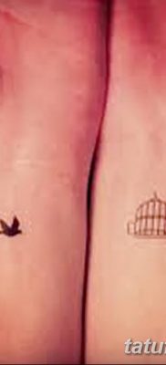 Фото тату птицы на запястье 17.08.2018 №167 — tattoo of a bird on the wrist — tatufoto.com