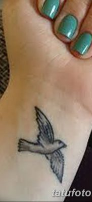 Фото тату птицы на запястье 17.08.2018 №169 — tattoo of a bird on the wrist — tatufoto.com