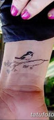 Фото тату птицы на запястье 17.08.2018 №170 — tattoo of a bird on the wrist — tatufoto.com