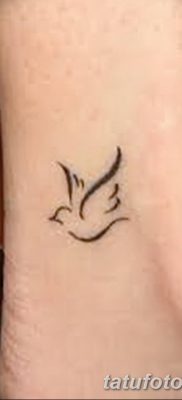 Фото тату птицы на запястье 17.08.2018 №182 — tattoo of a bird on the wrist — tatufoto.com