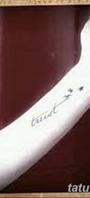 Фото тату птицы на запястье 17.08.2018 №186 — tattoo of a bird on the wrist — tatufoto.com