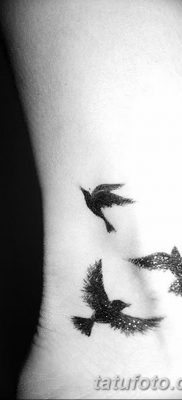 Фото тату птицы на запястье 17.08.2018 №192 — tattoo of a bird on the wrist — tatufoto.com