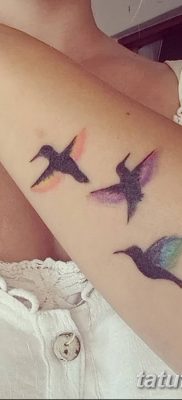 Фото тату птицы на запястье 17.08.2018 №196 — tattoo of a bird on the wrist — tatufoto.com