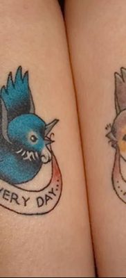 Фото тату птицы на запястье 17.08.2018 №197 — tattoo of a bird on the wrist — tatufoto.com