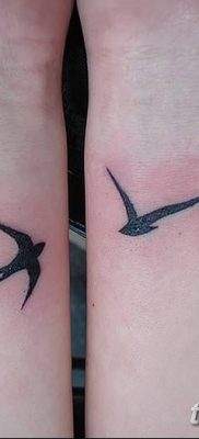 Фото тату птицы на запястье 17.08.2018 №207 — tattoo of a bird on the wrist — tatufoto.com