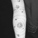Фото черно-белые тату от 08.08.2018 №046 - black and white tattoos - tatufoto.com