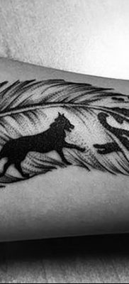 Фото тату волк и перо от 21.09.2018 №034 — tattoo wolf and feather — tatufoto.com