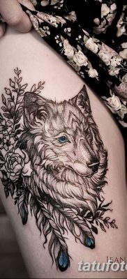 Фото тату волк и перо от 21.09.2018 №040 — tattoo wolf and feather — tatufoto.com