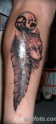 Фото тату волк и перо от 21.09.2018 №043 — tattoo wolf and feather — tatufoto.com