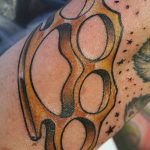 Фото тату кастет от 11.09.2018 №033 - tattoo brass knuckles - tatufoto.com