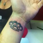 Фото тату кастет от 11.09.2018 №073 - tattoo brass knuckles - tatufoto.com