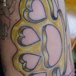 Фото тату кастет от 11.09.2018 №120 - tattoo brass knuckles - tatufoto.com