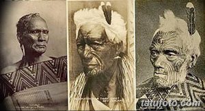 Фотографии старинных татуировок маори на лицах и телах людей. Документальные снимки, демонстрирующие традиционное искусство татуировки.