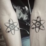 Фото рисунка тату атом 06.10.2018 №145 - tattoo atom - tatufoto.com