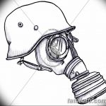 Черно-белое фото эскиза татуировки с изображением немецкого шлема и газовой маски. Рисунок выполнен в реалистичном стиле с использованием штриховки.