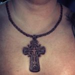 православный крест на шее тату 2