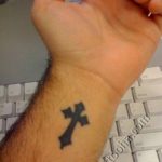 тату православный крест на руке 2