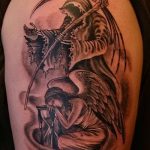 Фото рисунка тату коса 06.11.2018 №066 - scythe tattoo photo - tatufoto.com