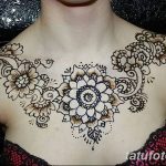 фото рисунка Мехенди на женской груди 30.11.2018 №017 - Mehendi breast - tatufoto.com