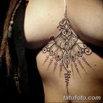фото рисунка Мехенди на женской груди 30.11.2018 №025 - Mehendi breast - tatufoto.com