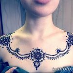 фото рисунка Мехенди на женской груди 30.11.2018 №043 - Mehendi breast - tatufoto.com