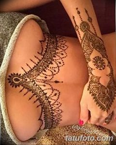 фото рисунка Мехенди на женской груди 30.11.2018 №056 - Mehendi breast - tatufoto.com